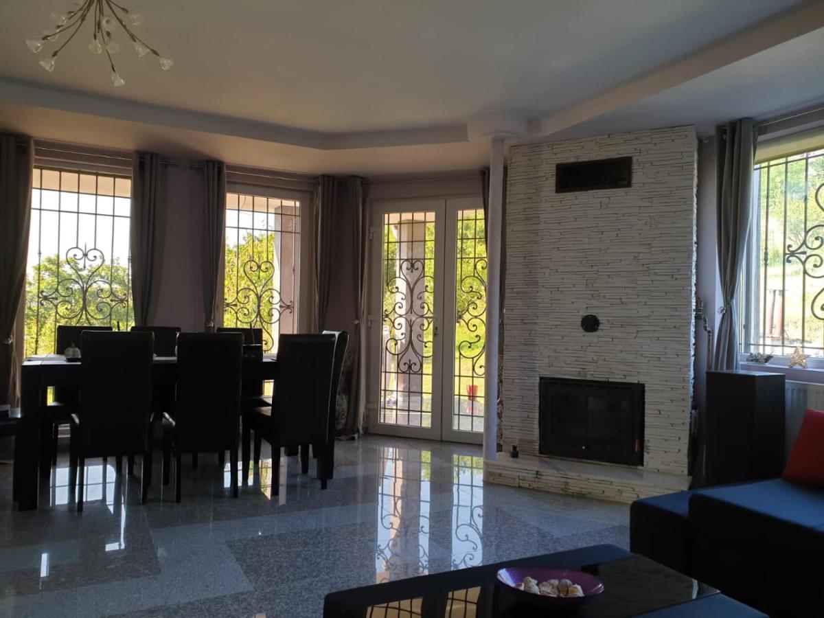 דירות אלבה לוליה Lidia House מראה חיצוני תמונה